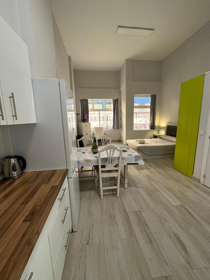 Apartamentos Redondela Мадрид Экстерьер фото